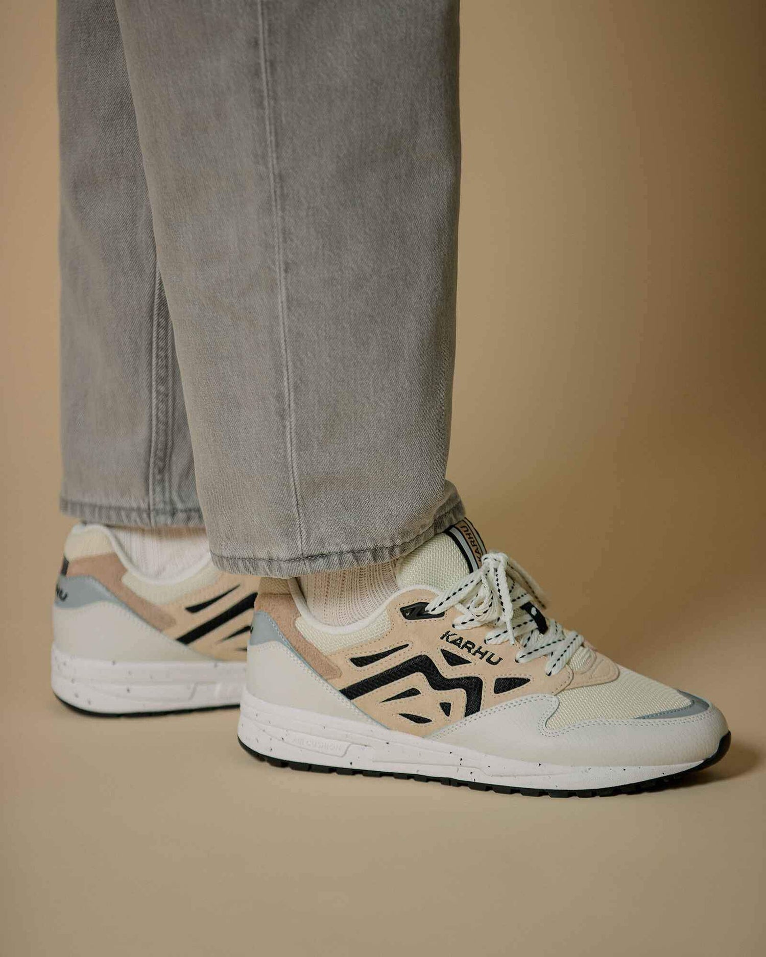 Karhu Legacy 96 - Blanc de Blanc / Wood Ash F806084 | Lifestyle sneakers