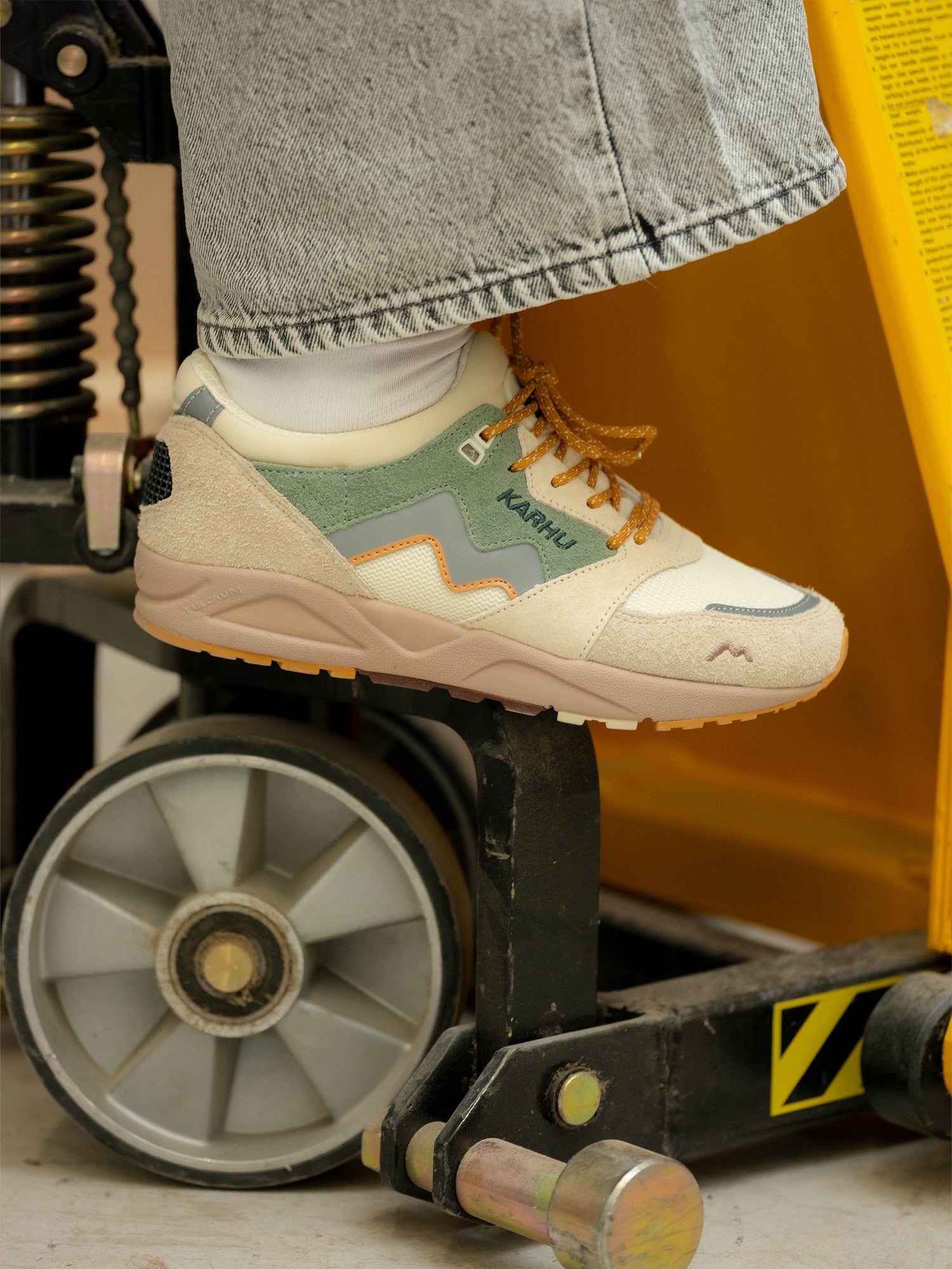 Karhu aria 95 mölkky pack - turtledove / iceberg green f803128 | lifestyle sneaker