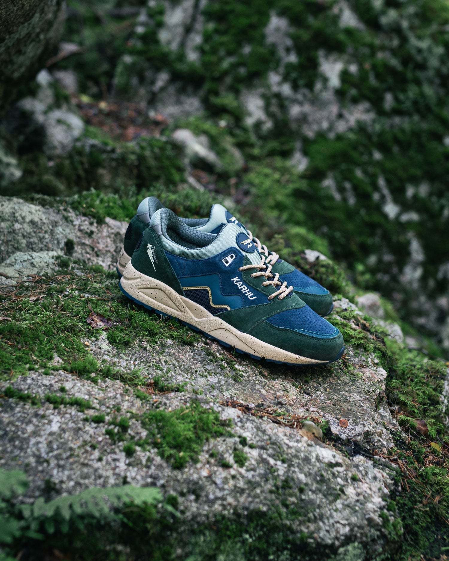Karhu aria 95 dark forest deep lagoon F803105