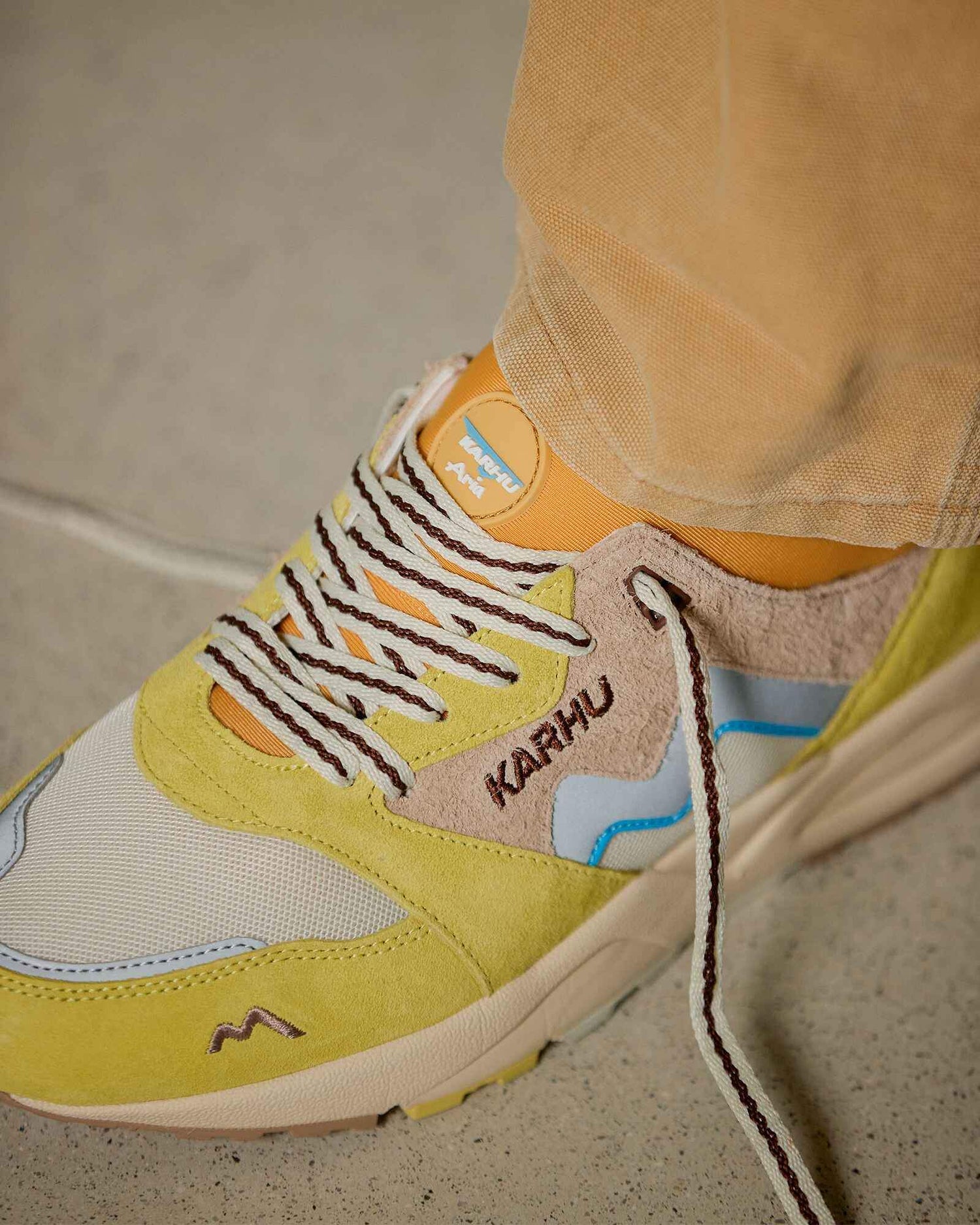Karhu Aria 95 Cream Gold / Warm Taupe F803127 | Lifestyle Sneaker