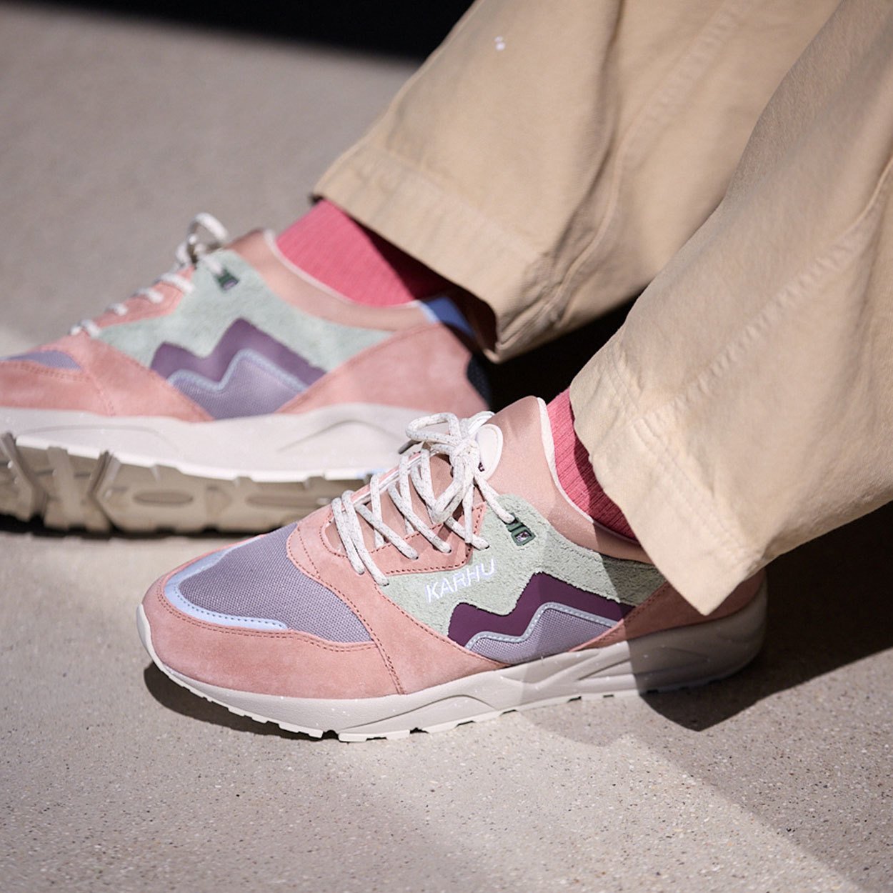 Karhu Aria 95 - Warm Taupe / Fig | Vintage Sneakers – Karhu US