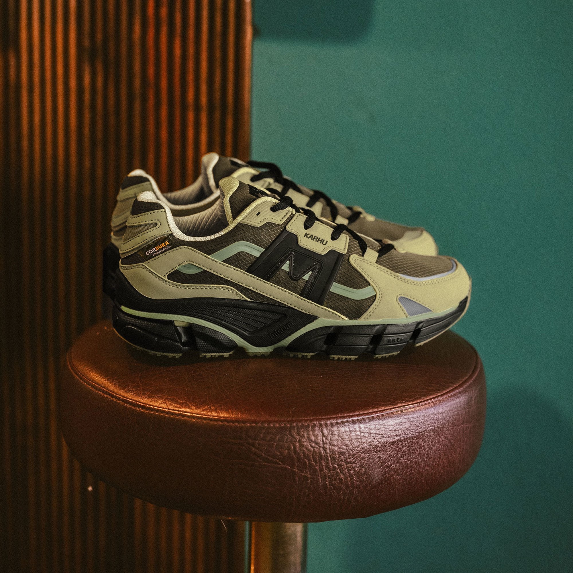 JET_BLACK_4fa6d469-4987-4860-