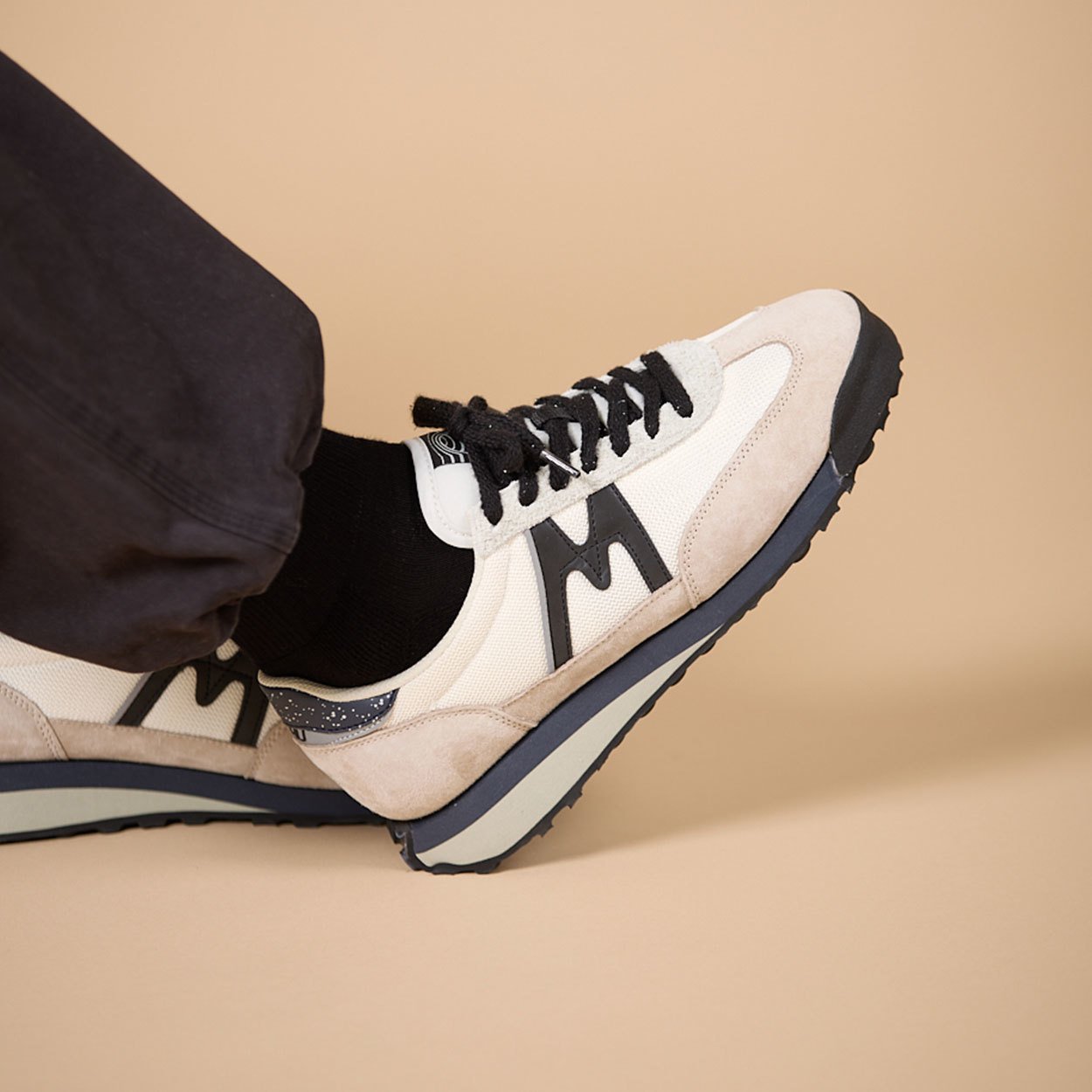 Karhu Mestari Silver Lining / Jet Black | Non-slip sneaker – Karhu US