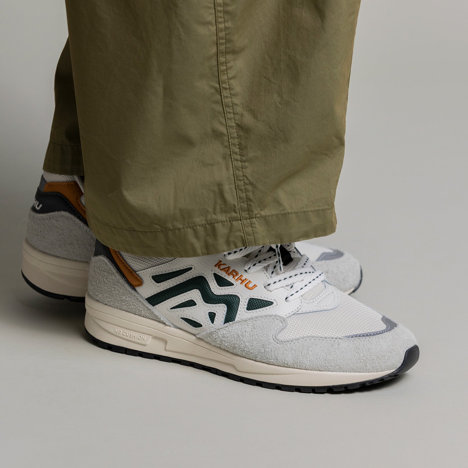 Karhu Legacy 96 - Foggy Dew / Pineneedle | Comfortable sneaker