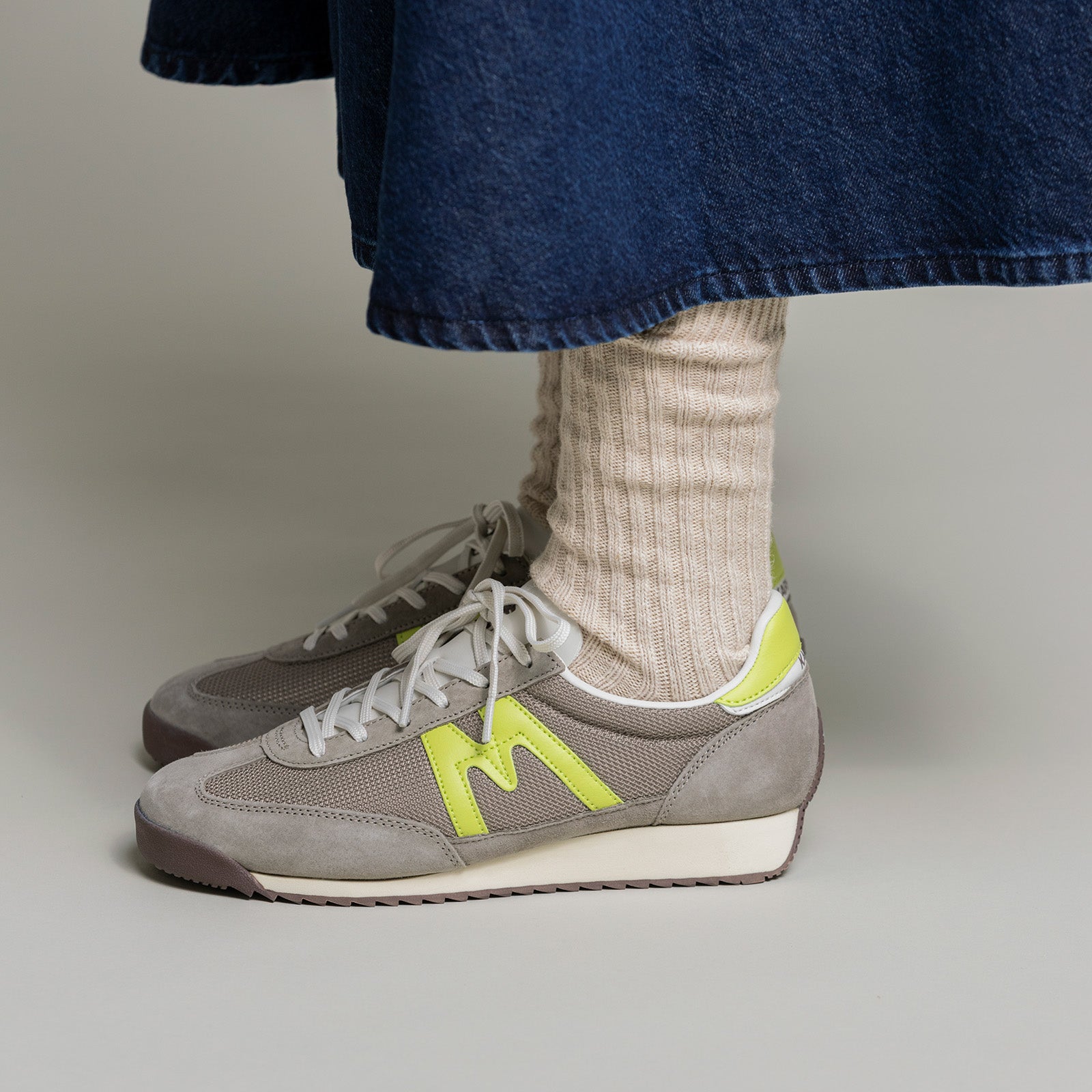masapokisetuフィールド Karhu Mestari 76 - Desert Taupe / Wild Lime| Everyday sneaker