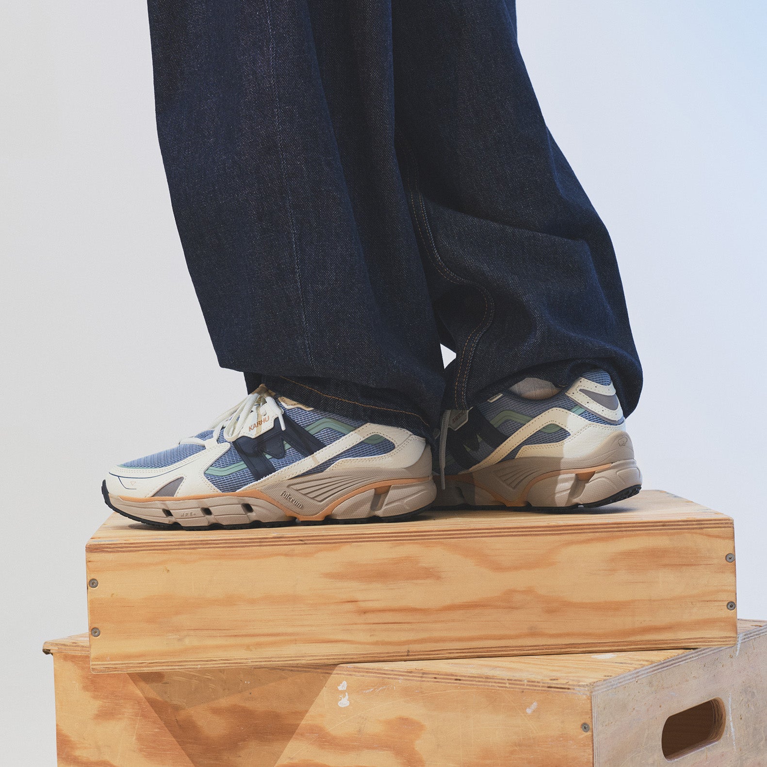 Karhu Super Fulcrum - Icicle / Blue Mirage | Comfort & Guidance