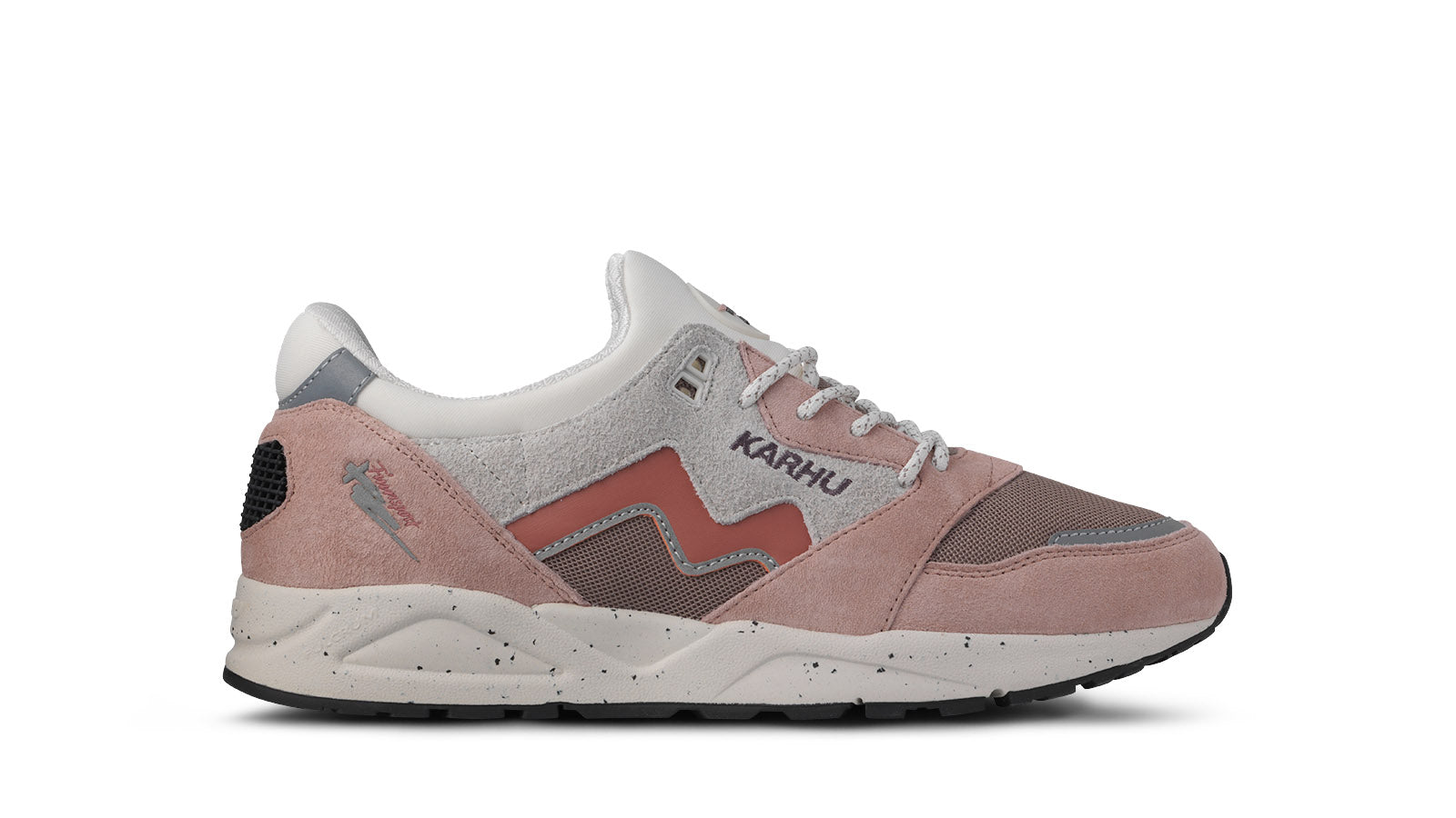 Karhu Aria 95 – Adobe Rose / Light Mahogany | Vintage-inspired