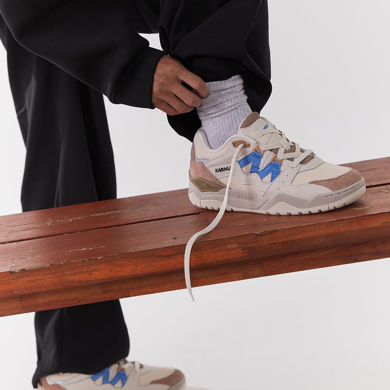 Karhu Fusion XT Warm Taupe / Azure Blue - Lifestyle sneakers