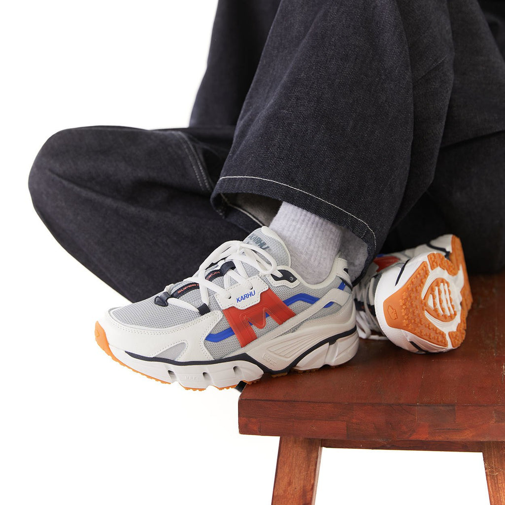 Karhu-Super-Fulcrum-Pearl-Blue-Nasturtium-F860014-mood