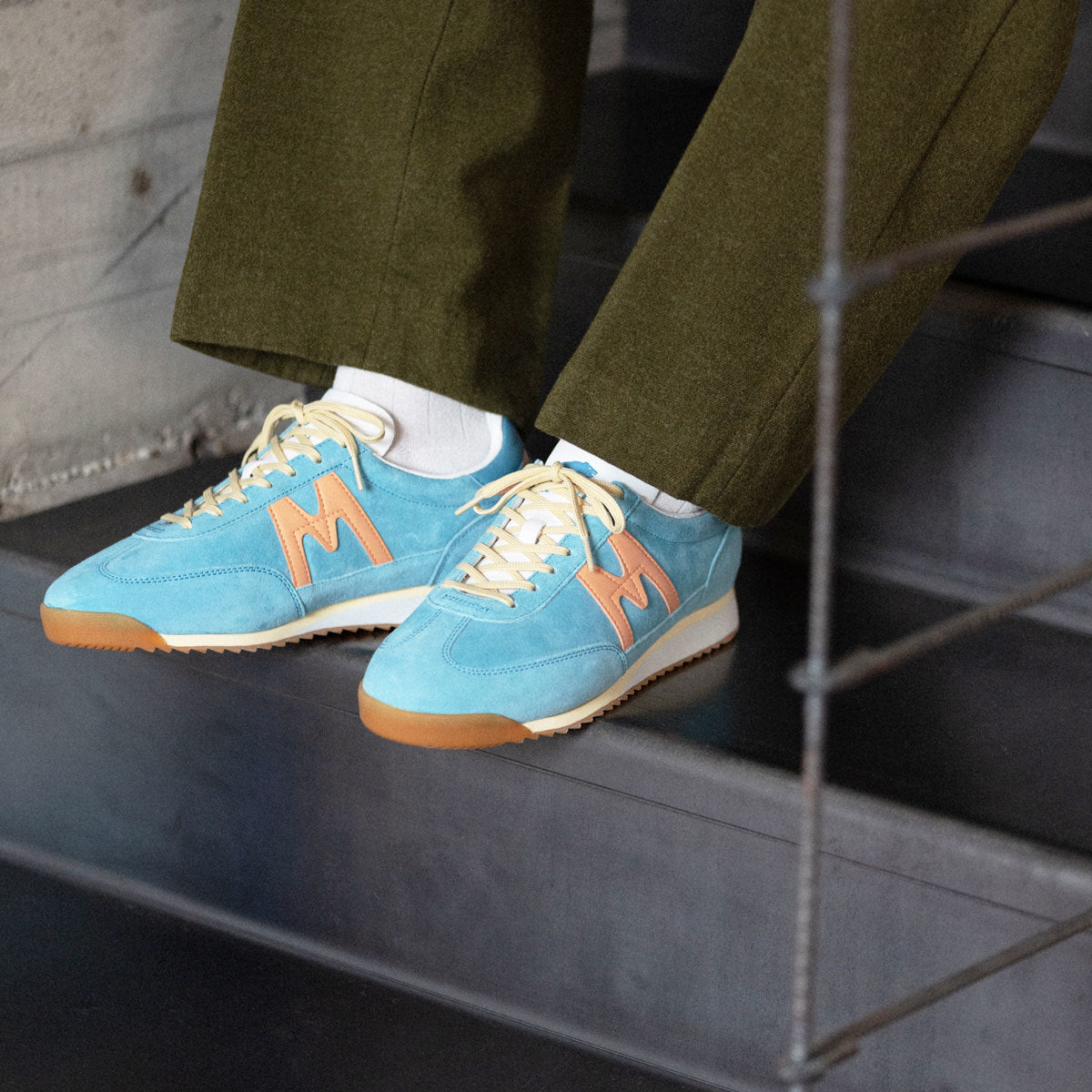 Karhu Mestari Delphinium Blue / Peach Fuzz | Classic Sneakers