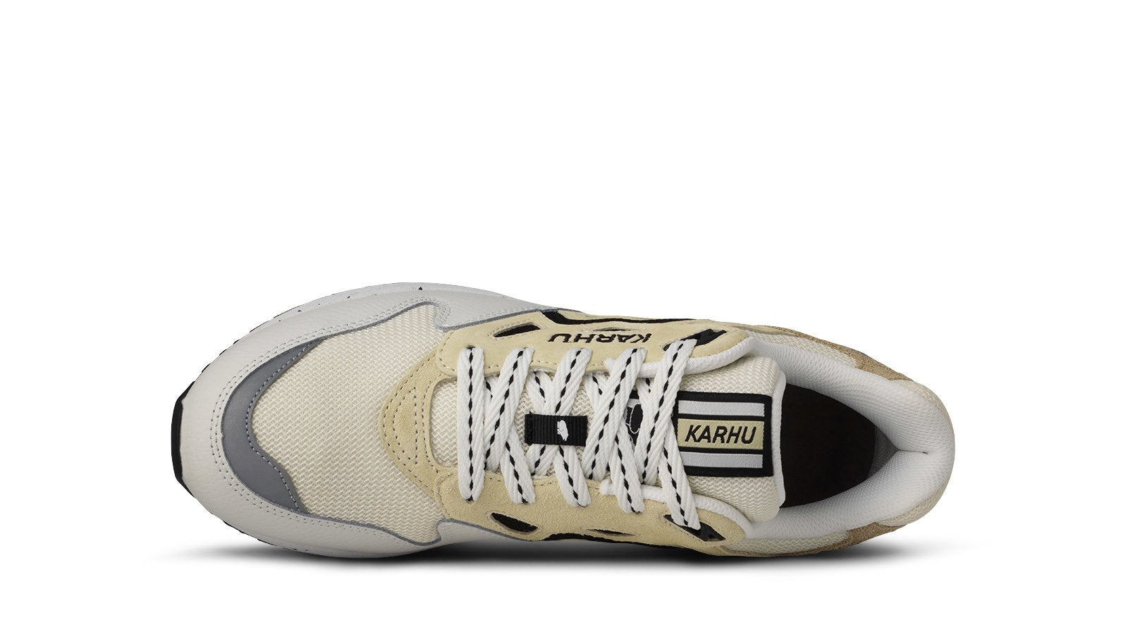 Karhu Legacy 96 Blanc de Blanc / Wood Ash - F806084 Lifestyle