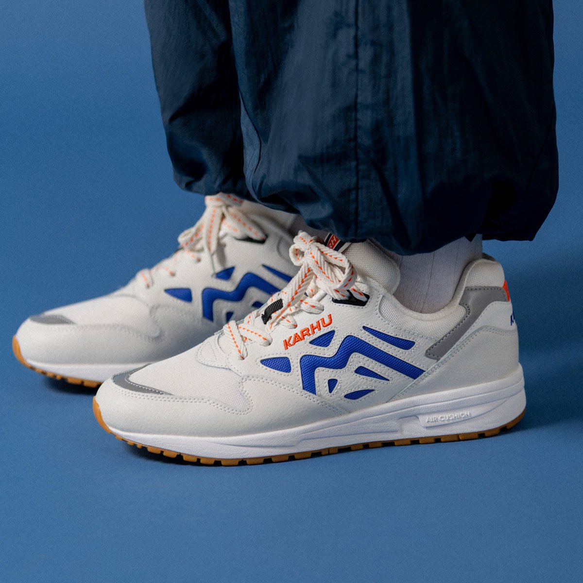 legacy 96 lily white / transparent Karhu Legacy 96 - Blanc de Blanc / Dazzling Blue (Blue)