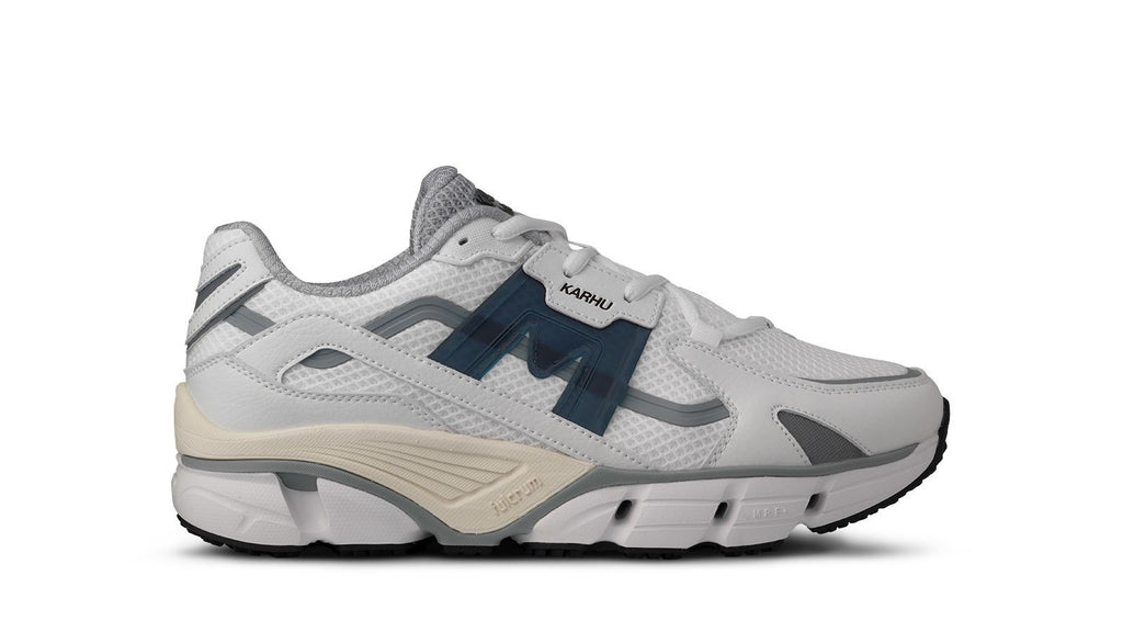 deep_navy_F860011_Lifestyle_sn