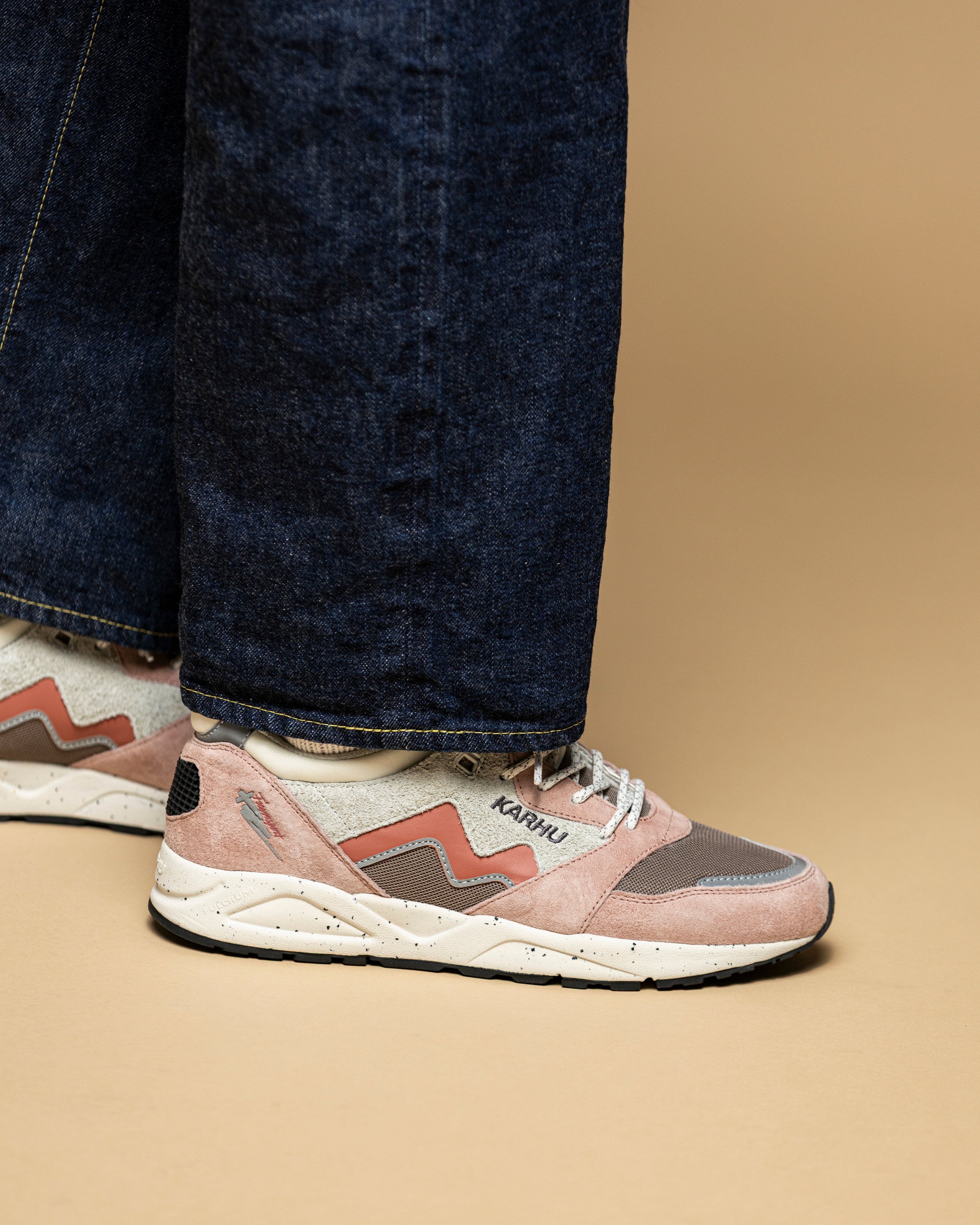 featured_03-Karhu-Aria-95-