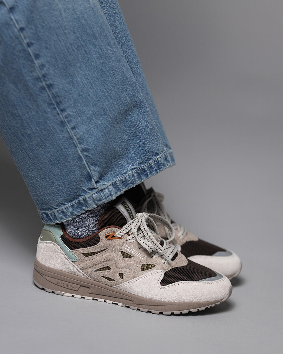 Karhu Legacy 96 – White Sand / Beech | Comfortable shoes – Karhu US