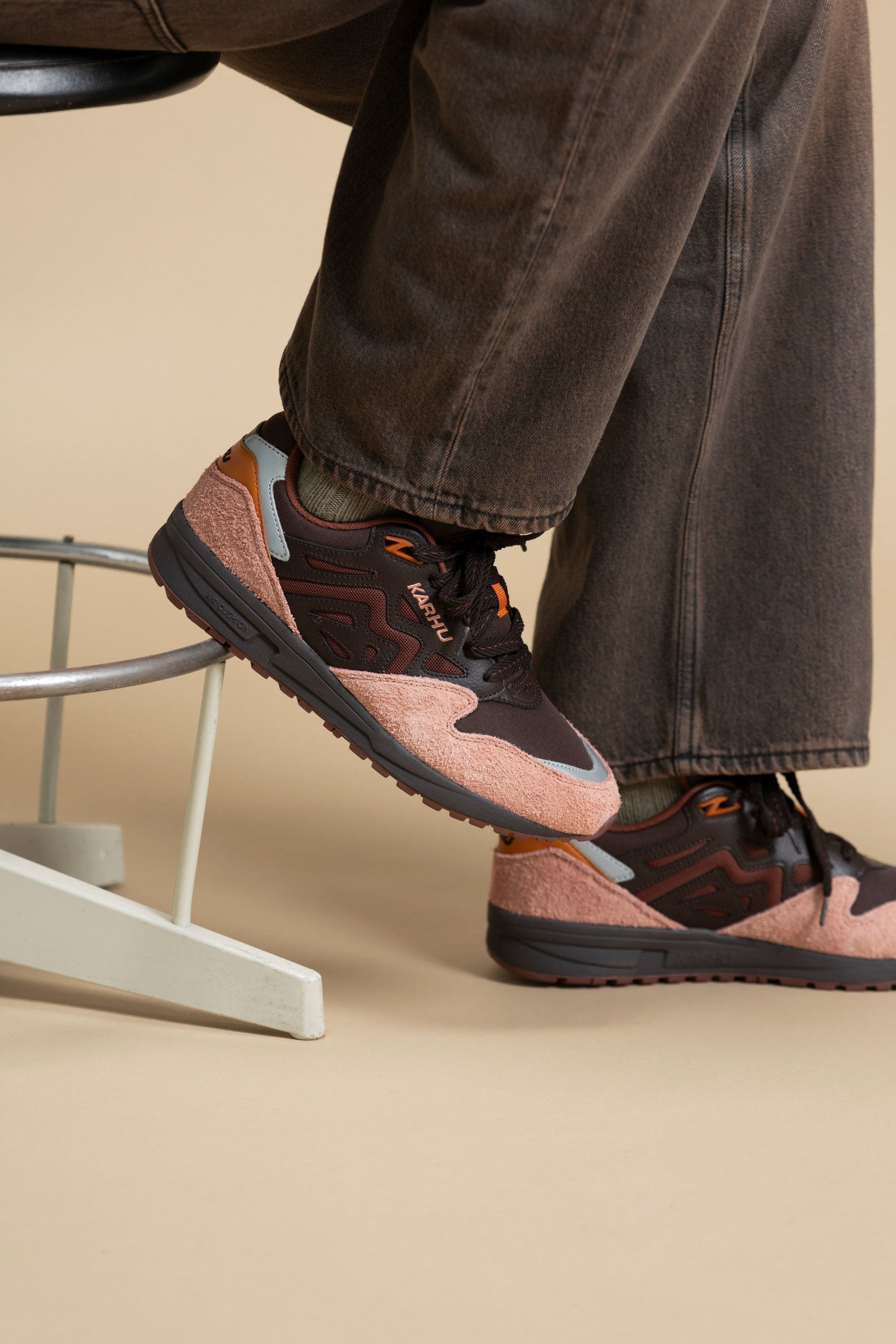 Karhu Legacy 96 – Cork / Cappuccino | Comfortable everyday