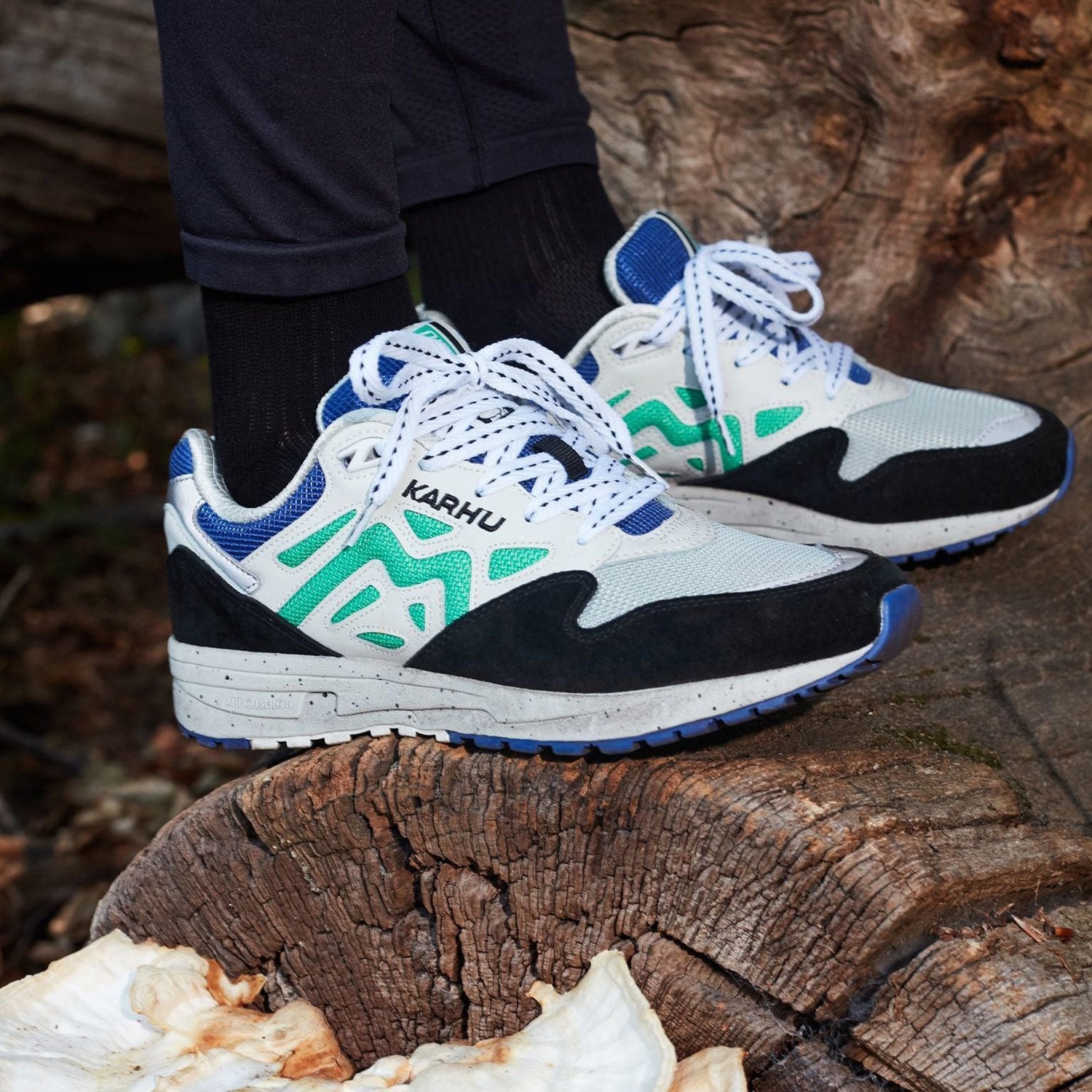 Legacy 96 ''orienteering pack'' - jet black / blarney – Karhu US