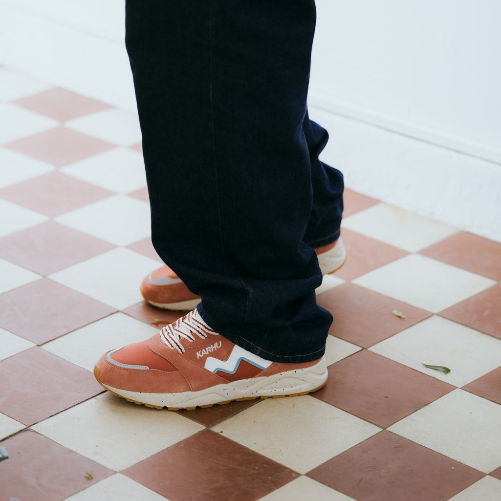 ARIA 95 - LIGHT MAHOGANY / WHITE