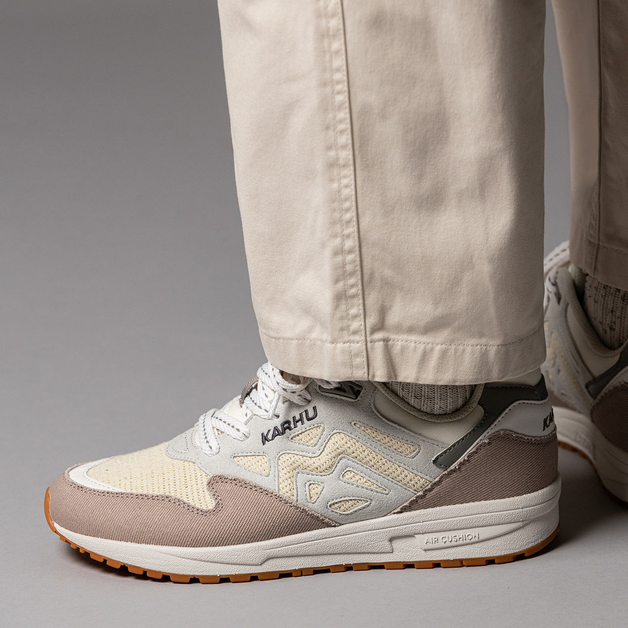 Karhu Legacy 96 – Atmosphere / White Asparagus | Comfortable shoes