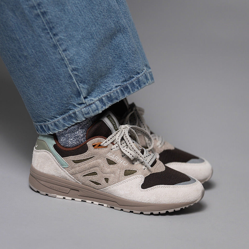 Karhu Legacy 96 – White Sand / Beech | Comfortable shoes – Karhu US