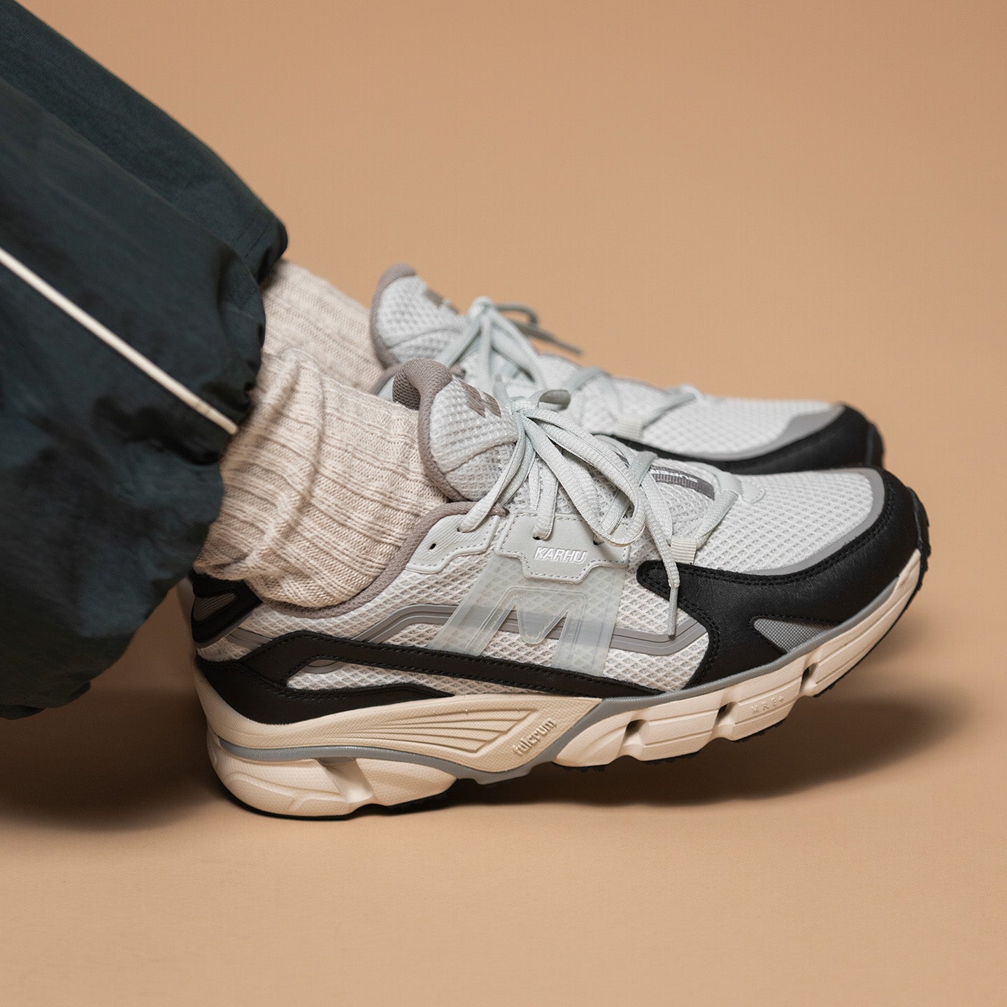 Karhu Super Fulcrum Jet Black / Dawn Blue - Lifestyle sneakers