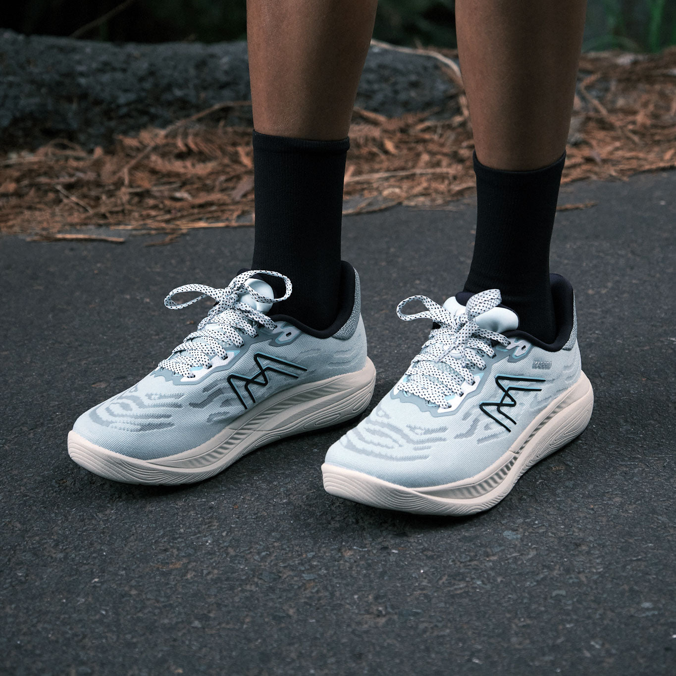 靴 ikasari Karhu Women's Ikoni 3.5 - Silt Green / Icy Morn | Running Shoe